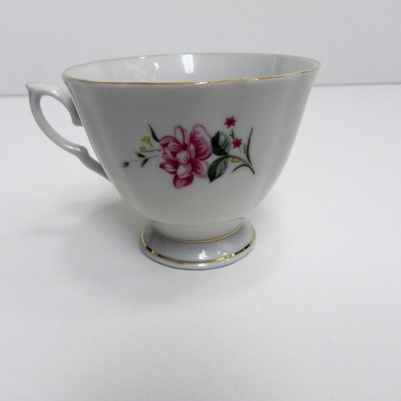 Collectable Vintage Yong Sheng Porcelain Cup & Saucer Red and Yellow Flowers - Picture 6 of 8
